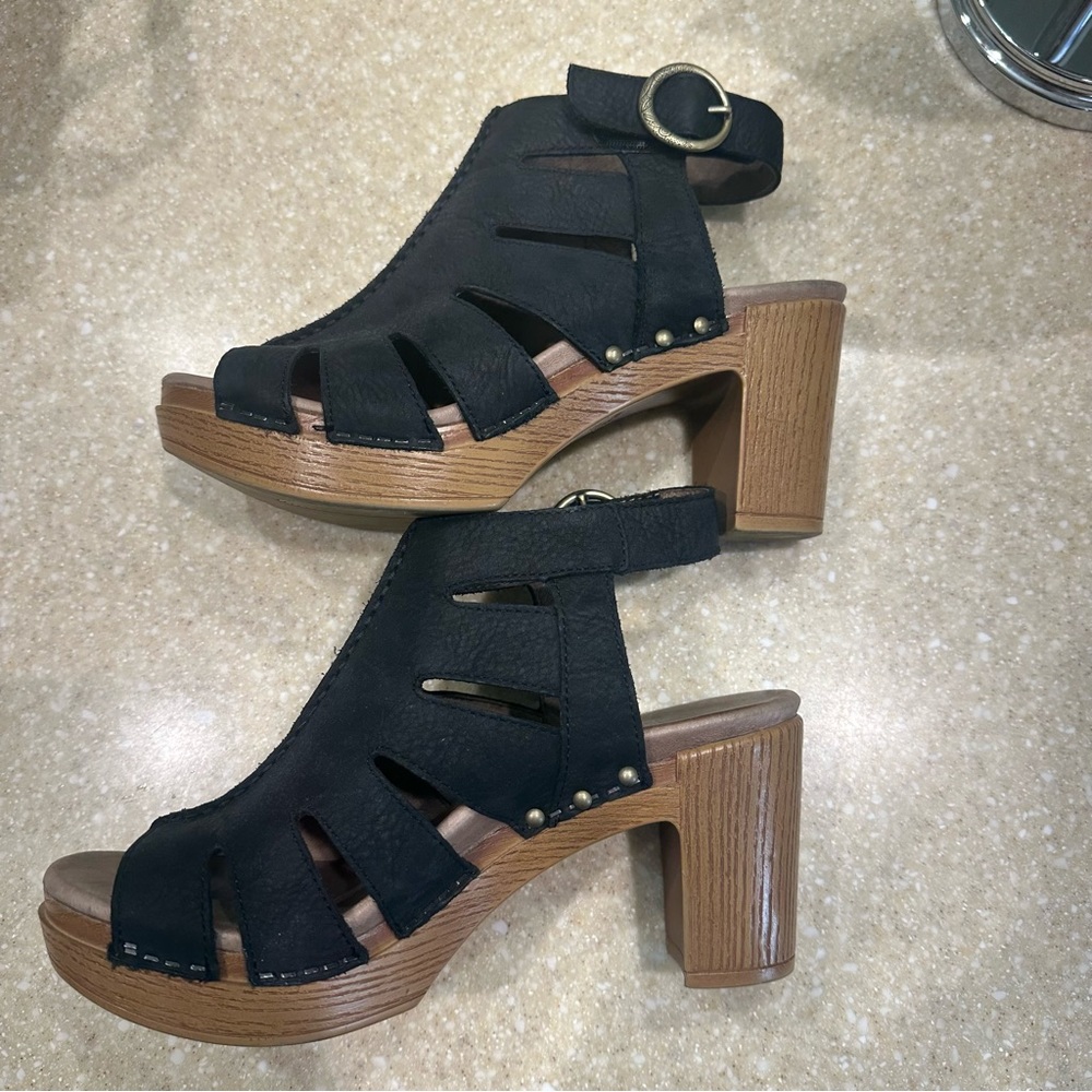 Black Dansko Demetra heel